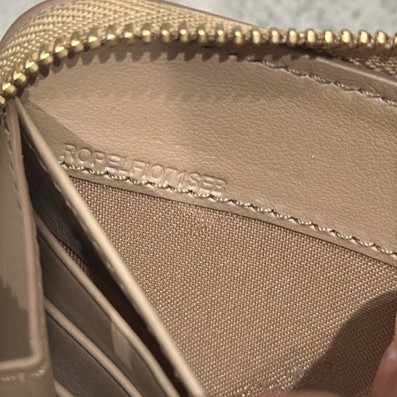 Burberry Wallet - Picture 5 of 10